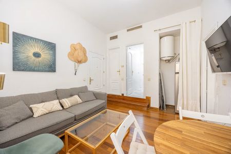 Calle de Segovia - Photo 3