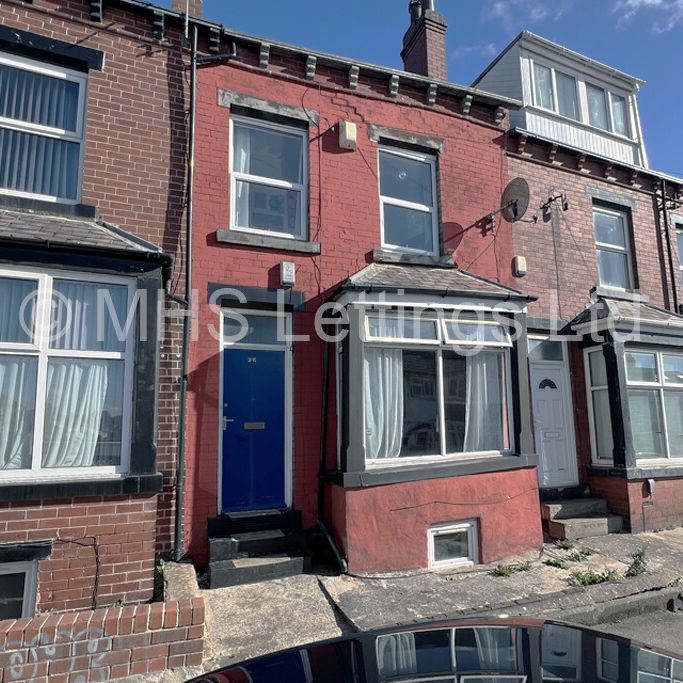 5 Bedroom Mid Terraced House for rent in Hessle Avenue - Photo 1