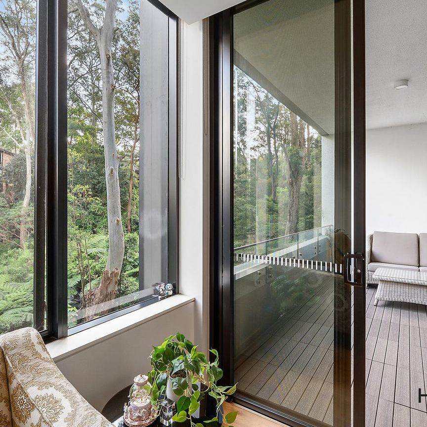 Spacious Apartment with Separate Study and Premium Finishes - Photo 1