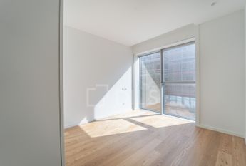 Apartamento T3 com varanda, novo, com vista mar, em Vila Nova de Gaia