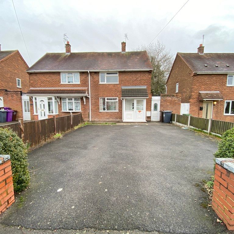 Griffiths Drive, Wednesfield, Wolverhampton - Photo 1