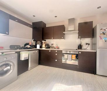 2 bedroom apartment to rent - Photo 4