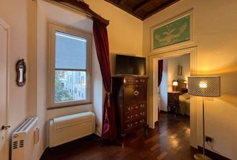 Via di San Calisto, Rome, Lazio 00153