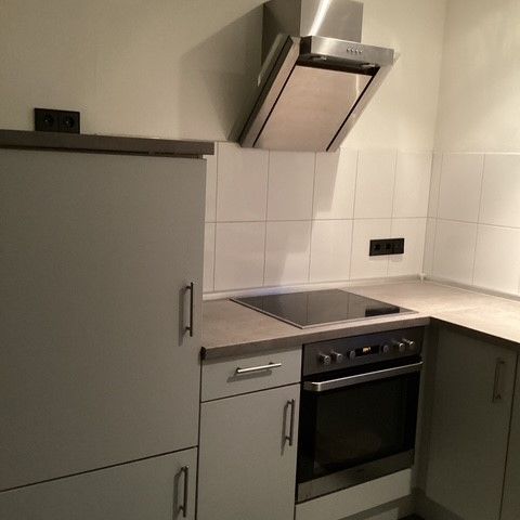 zentrales 1-Zimmer Apartment mit Einbauküche - Photo 1