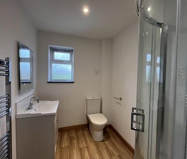 4 bedroom detached house to rent - Photo 2