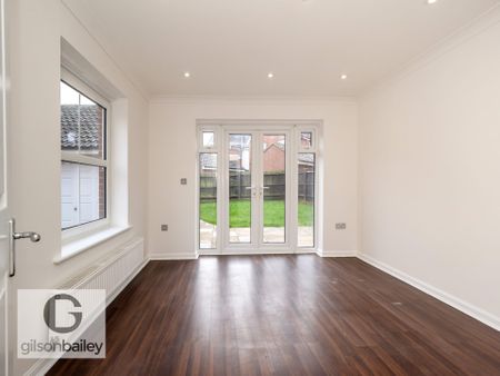 Windsor Park Gardens, Norwich, Norfolk - Photo 2