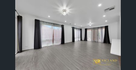 Modern Family Living with Electricity savings !! - Photo 2