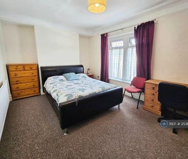 4 bedroom terraced house to rent - Photo 4