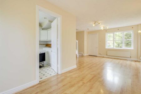 3 bedroom end of terrace house to rent - Photo 3