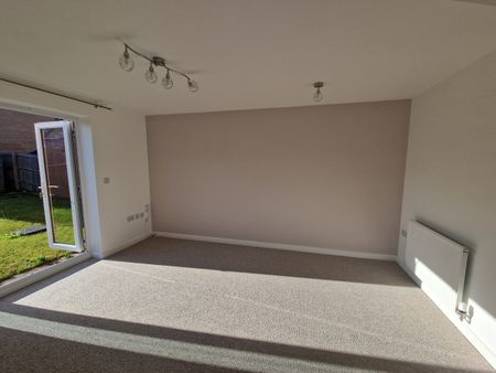 2 Bed Semi-Detached House, Chalfont Drive, NG8 - Photo 2