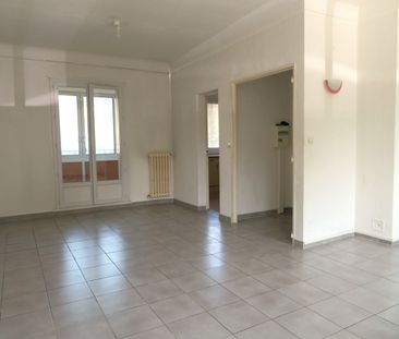 Nîmes, T4, 750€ H.C, Place Hubert Rouger, 83m² - Photo 6