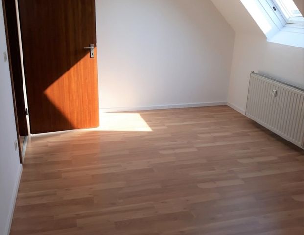 RUHIG & MIT BALKON- 2-RAUMWOHNUNG IM DACHGESCHOSS NEU VERFÜGBAR - Photo 1