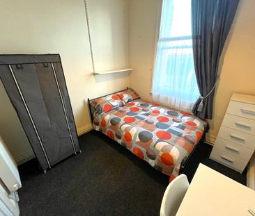 1 bedroom in a house share to rent - Photo 5