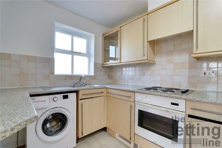 Genotin Road, Enfield, Middlesex, EN1 2AW - Photo 4