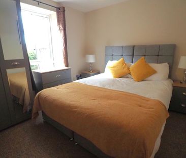 3 bedroom end of terrace house to rent - Photo 6