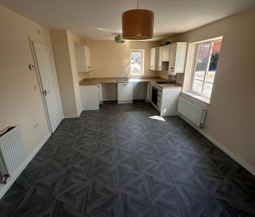 2 bedroom flat on Signalman Court, CV21 1FR area - Photo 4