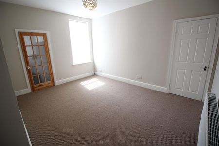 2 Bedroom House - Photo 4