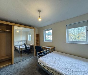 2 bedroom block of apartments to rent - Photo 6