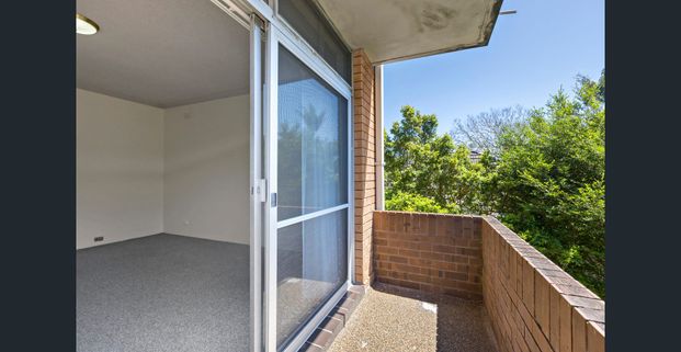 Modern Two Bedroom Apartment in Prime Coastal Location - Photo 1