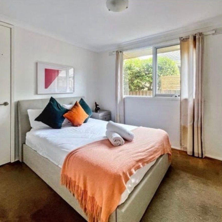 Glen Waverley - Photo 1