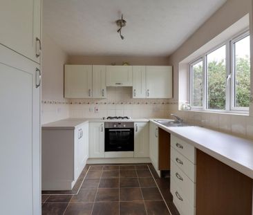 4 bedroom detached house to rent - Photo 2