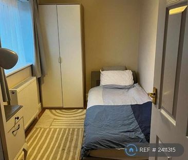 3 bedroom end of terrace house to rent - Photo 4