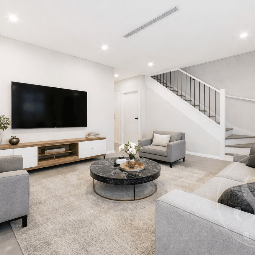 Welcome Home - Photo 1