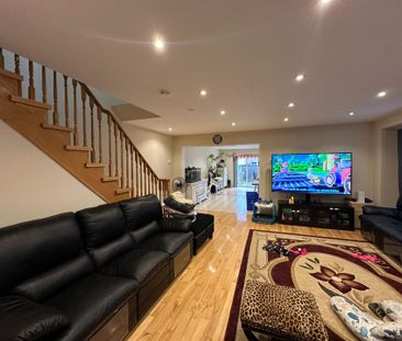 For Lease - 3271 Flagstone Drive, Mississauga, Ontario - Photo 1