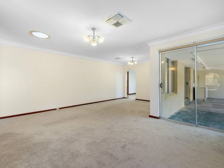 Spacious 4-Bedroom Family Home in Shoalwater - Photo 2