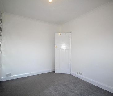2 bedroom maisonette to rent - Photo 4