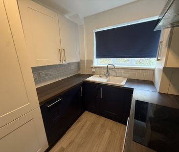 North Carr Croft, Huddersfield - Photo 4