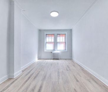 Charming Renovated Apartments in Quiet, Family-Friendly Westmount - Photo 4