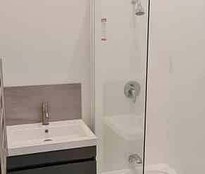 Central location - close to the hospital - Photo 3