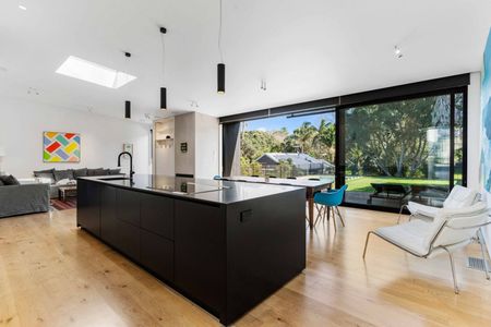 Contemporary Villa with Heated Pool - Fully Fenced & Automated Gates - Photo 4