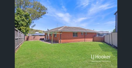 Spacious 4-Bedroom Family Home in Quiet Cul-de-Sac - Photo 3