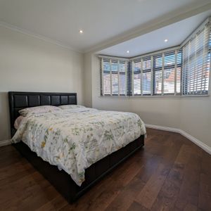 Room to Let Cool Oak Lane West Hendon NW9 - Photo 2