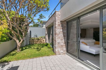 Immaculate home in Mount Hawthorn - Photo 5