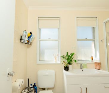 "Well-maintained Home" - Photo 5