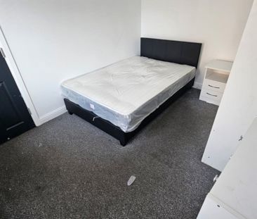 1 bed House Share - To Let - Photo 3