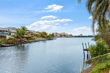 41 Notre Dame, Varsity Lakes QLD 4227 - House For Rent | Domain - Photo 3