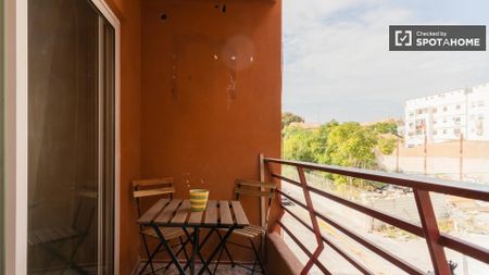 valencia, Valencian Community 46022 - Photo 2