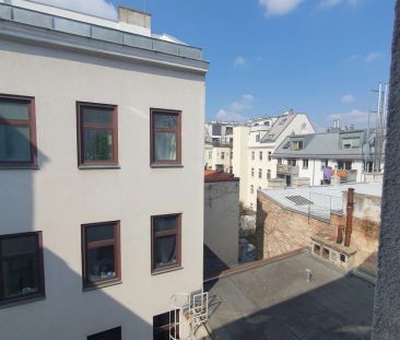 Ruhige entzückende Altbauwohnung in hoher Liftstockwerkslage - reno... - Foto 4
