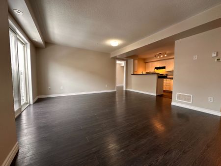 For Lease - 4975 Southampton Drive Unit# 300, Mississauga, Ontario - Photo 2