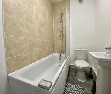 1 bedroom in a house share to rent - Photo 4