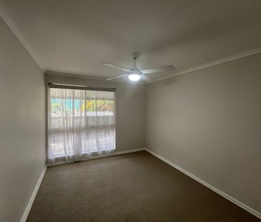 Lovely Renovated 3 Bedroom Home - Photo 2