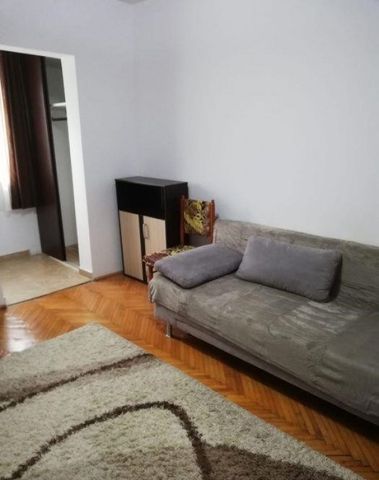 Garsoniera de inchiriat langa Sala Palatului - Fotografie 2