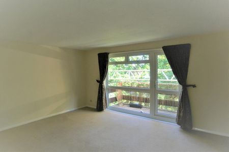 Oakdene Court, Walton on Thames - Photo 2