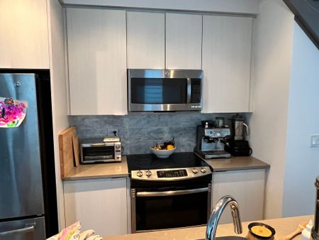 For Lease - 50 Bruyeres Mews Unit# TH 1, Toronto, Ontario - Photo 3