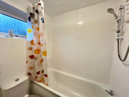 Albert Street, Fleet, Hampshire, GU51 - Photo 5