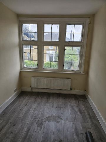 6 bedroom semi-detached house to rent - Photo 3